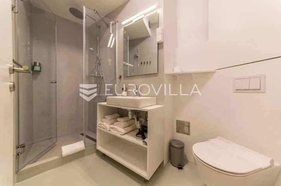 istra, rovinj, moderno renoviran stan s neto korisnom površinom od 49,05 m² u strogom centru - slika 13