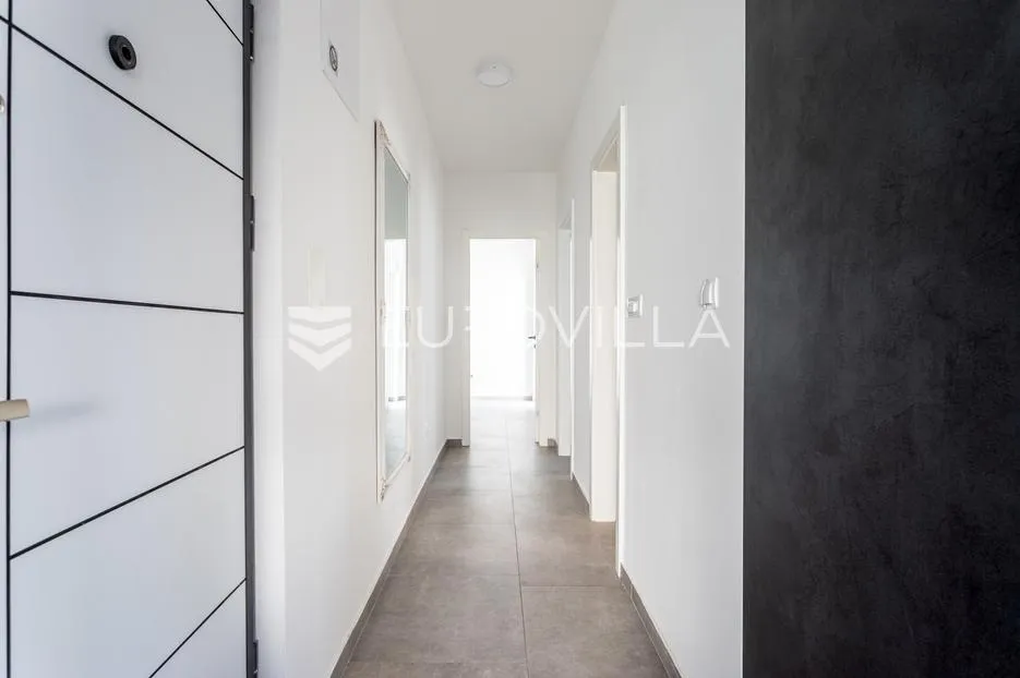rogoznica, zečevo, kuća s 4 stana i podrumom, 366,81 m² - slika 16