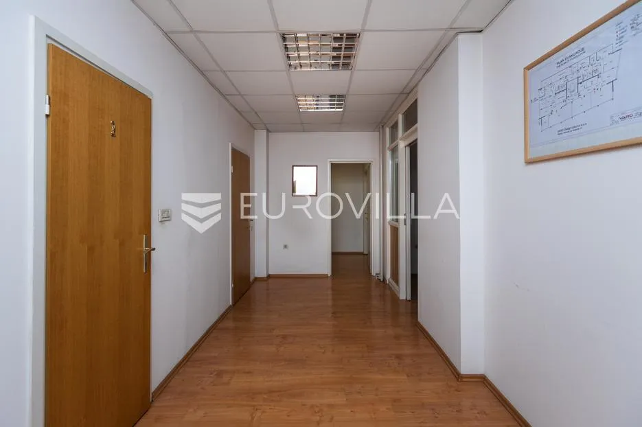 rijeka, centar, poslovni prostora 516 m², 1. kat, lift - slika 27