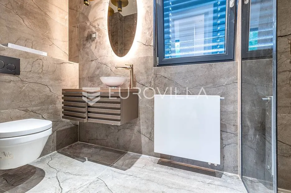 zagreb, srebrnjak, luksuzan stan u modernoj vili 157 m² - slika 7