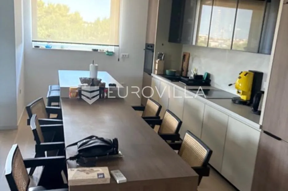moderan peterosoban stan 150 m² s pogledom na more, pula, stoja - slika 18