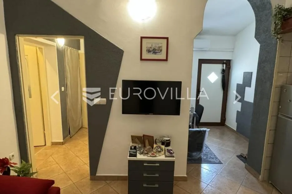 pula, centar - jednosobni stan na atraktivnoj lokaciji - slika 4