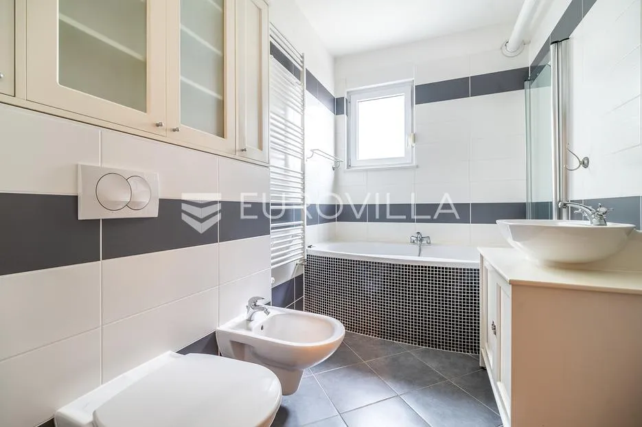 zagreb, gornji bukovac, peterosoban stan s vrtom i saunom 173 m² - slika 12