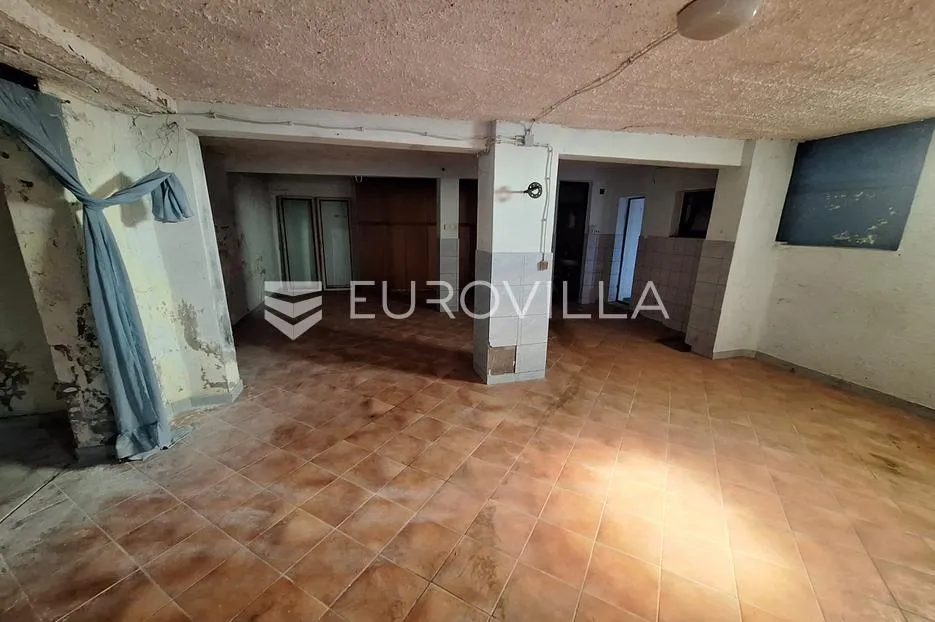 ogulin, sabljak selo, kuća 350 m² s gospodarskim zgradama, 70 m do jezera sabljaci - slika 9