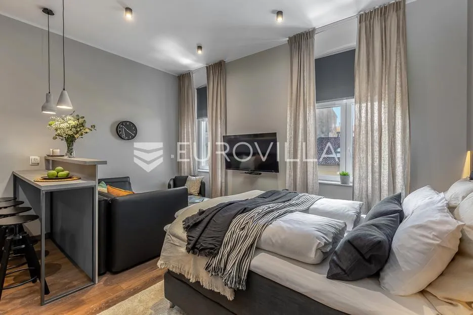 rijeka, centar, novouređen luksuzan stan nkp 78 m2 s tri apartmana - slika 6