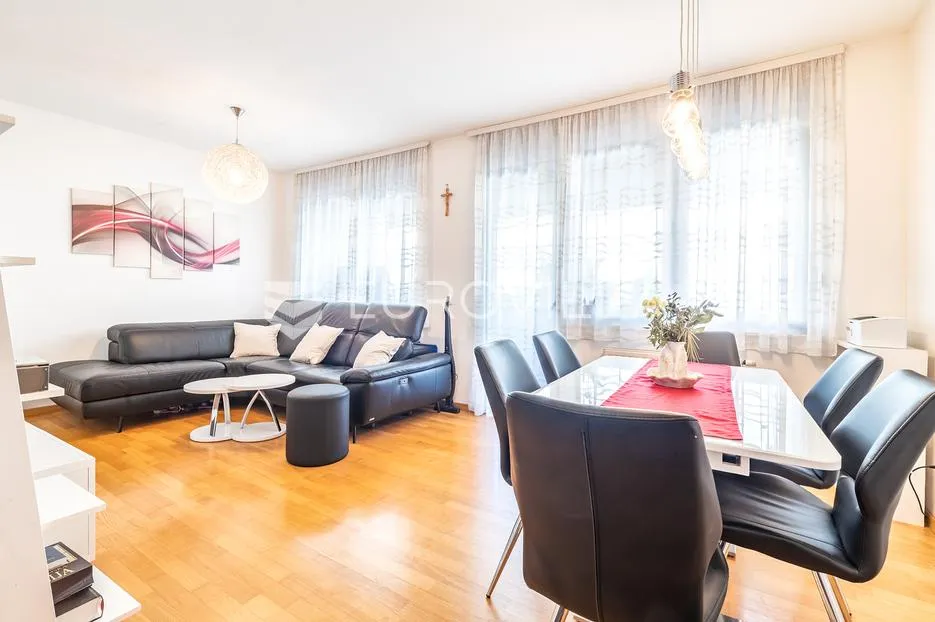 Zagreb, Bundek, moderan trosoban stan 75 m² s garažom i lođom