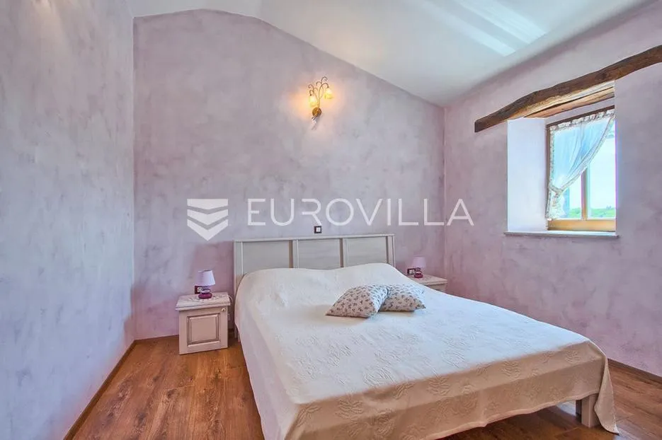 istra, poreč - elegantna kamena vila s bazenom, iznimno kvalitete gradnje - slika 28