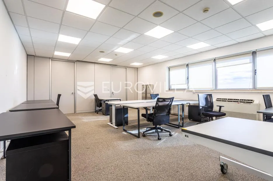 split, prostran poslovni prostor površine 363,53 m² - slika 2