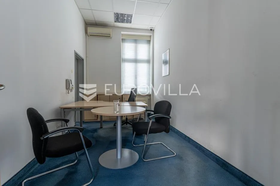 požega, trg sv.trojstva, namješteni poslovni uredi 110 m² - slika 4