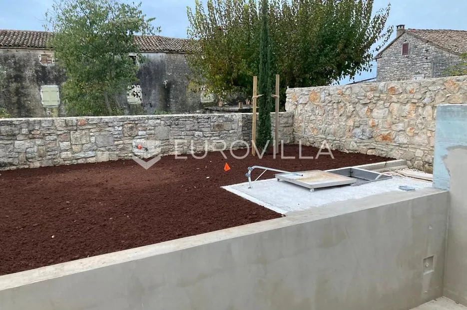 istra, okolica bala, kamena dizajnerska kuća 176 m² s bazenom - slika 56