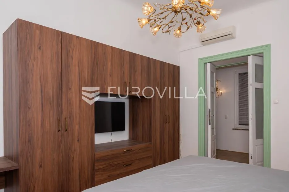rijeka, centar, prostrani dvosoban stan 84 m², balkon - slika 11