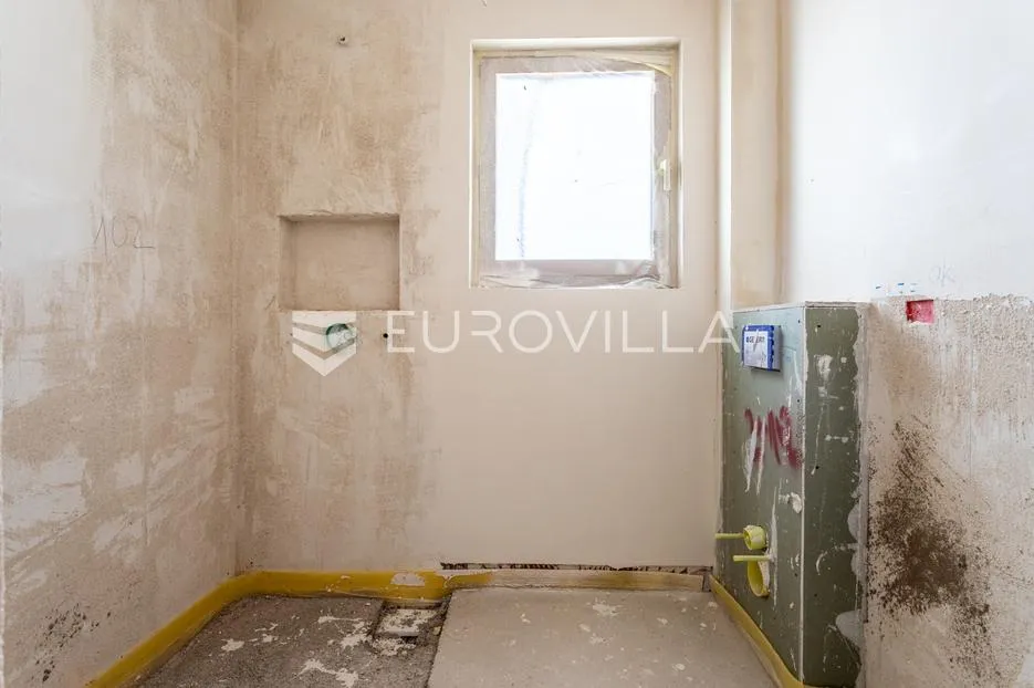 vodice, moderna novogradnja, stan s pogledom na more, 300 m od mora, 1k2 - slika 9