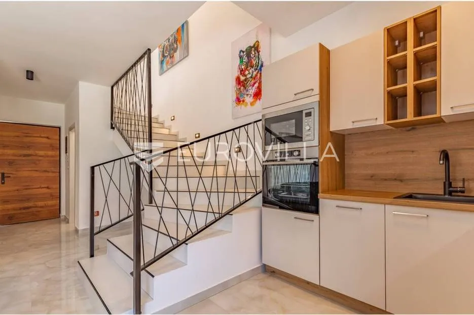 pula, valdebek - prekrasna moderna dvojna kuća, nkp 76.87 m2 - slika 5