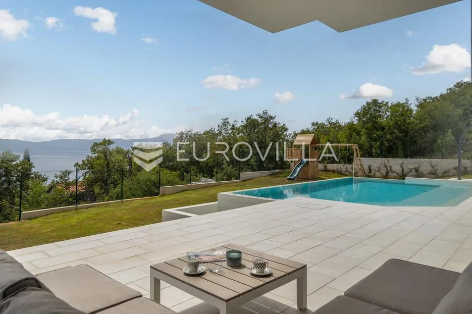 kostrena, luksuzna villa s panoramskim pogledom i bazenom - slika 8