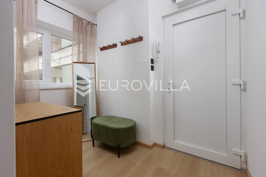 rijeka, centar, novouređen stan površine 51 m², prvi najam - slika 11