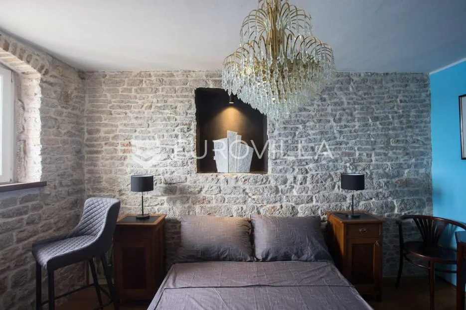 šibenik, stara gradska jezgra, povijesna palača iz 12. stoljeća - slika 24