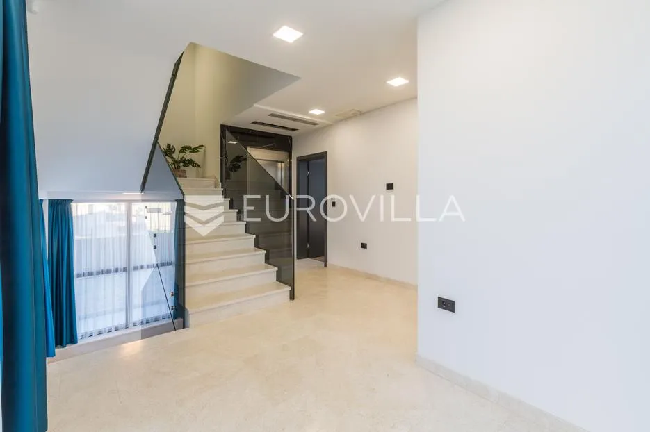 medulin, besprijekornog luksuzna vila 400 m² s bazenom, 300 m od plaže - slika 10