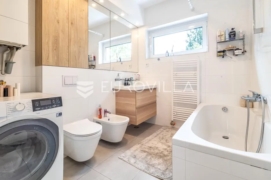 ravnice prekrasan namješten četverosoban stan 120 m² - slika 9
