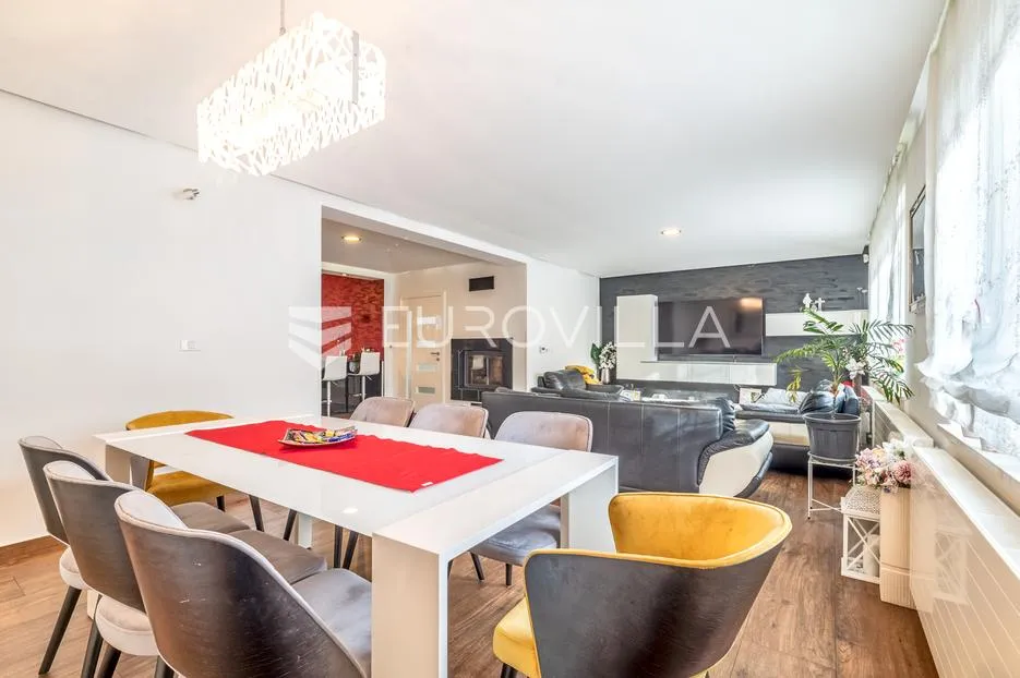 zagreb, dubrava, prekrasna kuća 250 m2, 2 garažna parkirna mjesta - slika 4