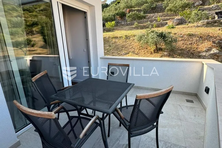 brač, bol, penthouse na atraktivnoj lokaciji - slika 12