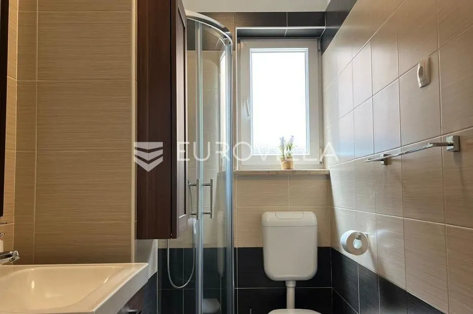 istra, pula, renovirana i namještena kuća nedaleko pulske arene, 93 m², dvorište 63 m² - slika 17