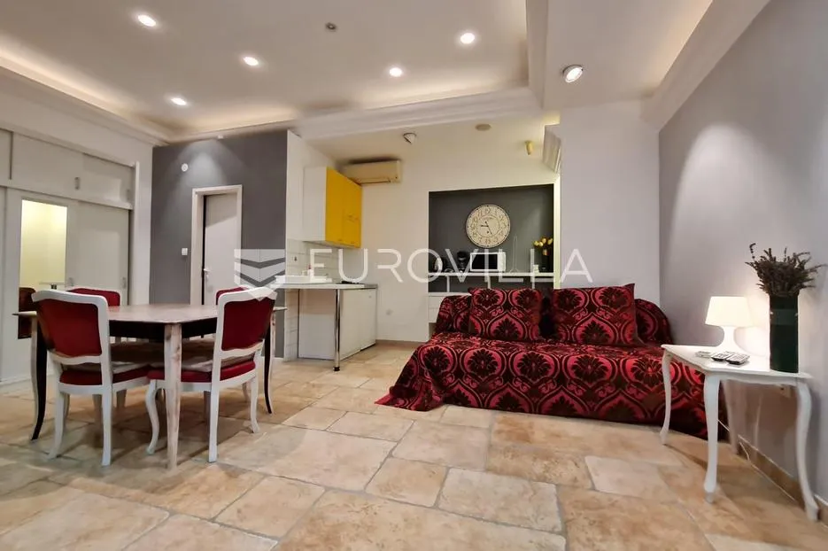 Karlovac, Centar, stan 112,6 m², novouređen, odlična lokacija - Zvijezda