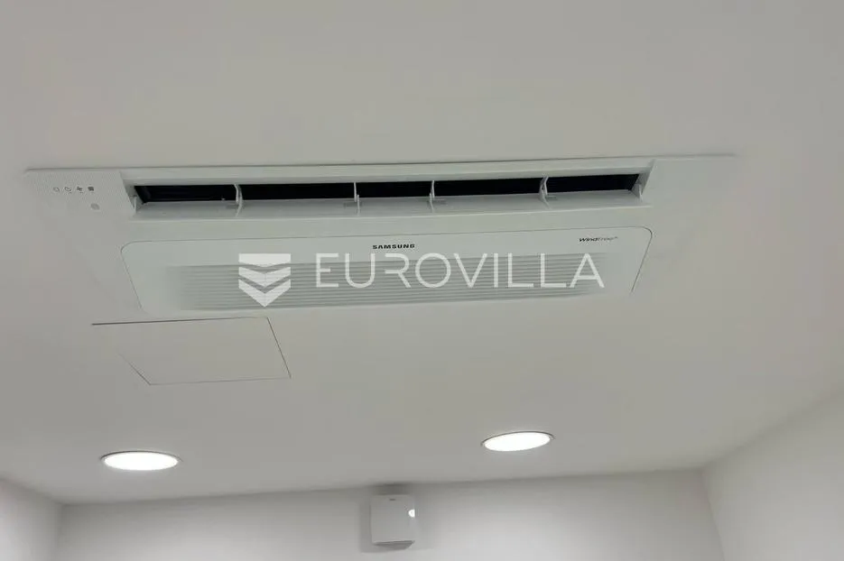 istra, pula, centar grada uredski poslovni prostor nkp 18 m2 na 1. katu - slika 2