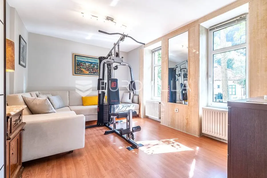 samobor, centar prekrasna obiteljska kuća 760 m² na parceli 1000 m² - slika 12