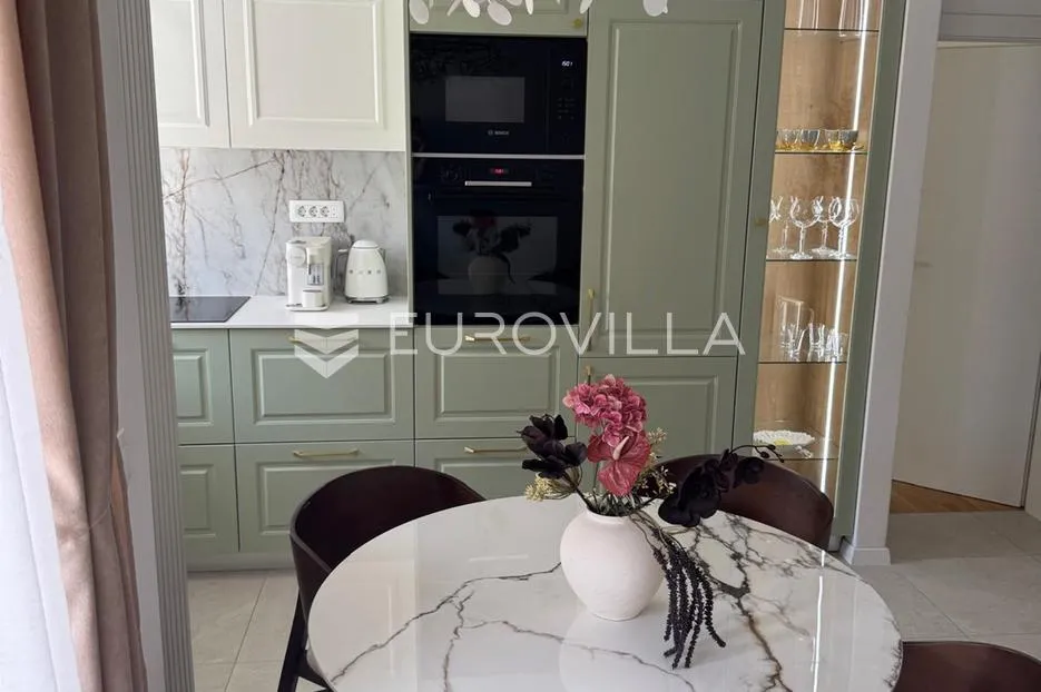 kaštel stari, novi dvosoban stan 60,3 m², novo namješten s parkirnim mjestom - slika 2