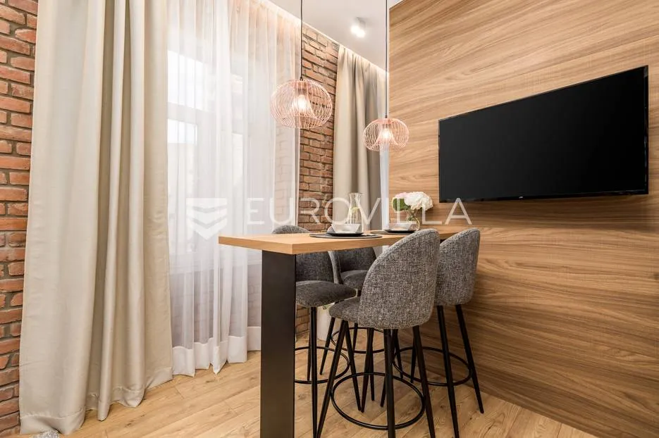 rijeka, centar, novouređen luksuzan stan 104 m² s tri apartmana - slika 15