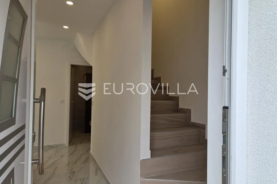 zagreb, donja dubrava, retkovec, dvojna kuća 81 m², vrt novogradnja - slika 7