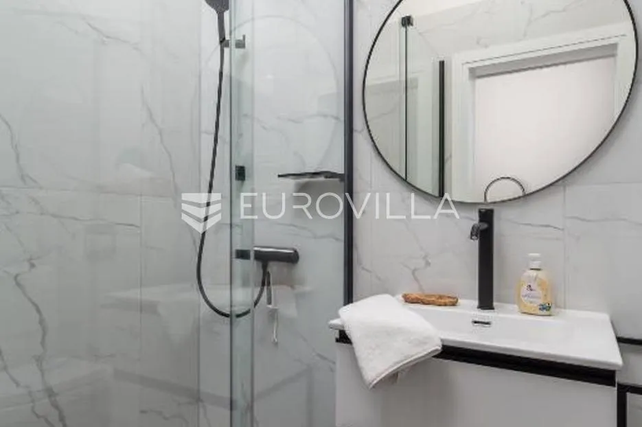 opatija, centar, najam, moderan trosoban stan od 80 m² s pogledom na more i vrtom - slika 16