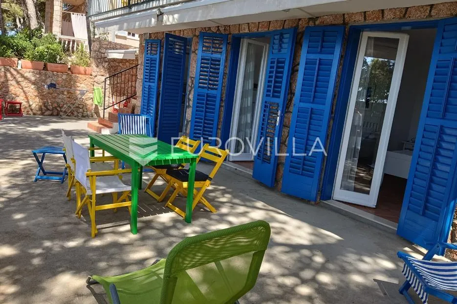 hvar, lijepa kuća na južnoj strani otoka 1.red uz more - slika 13