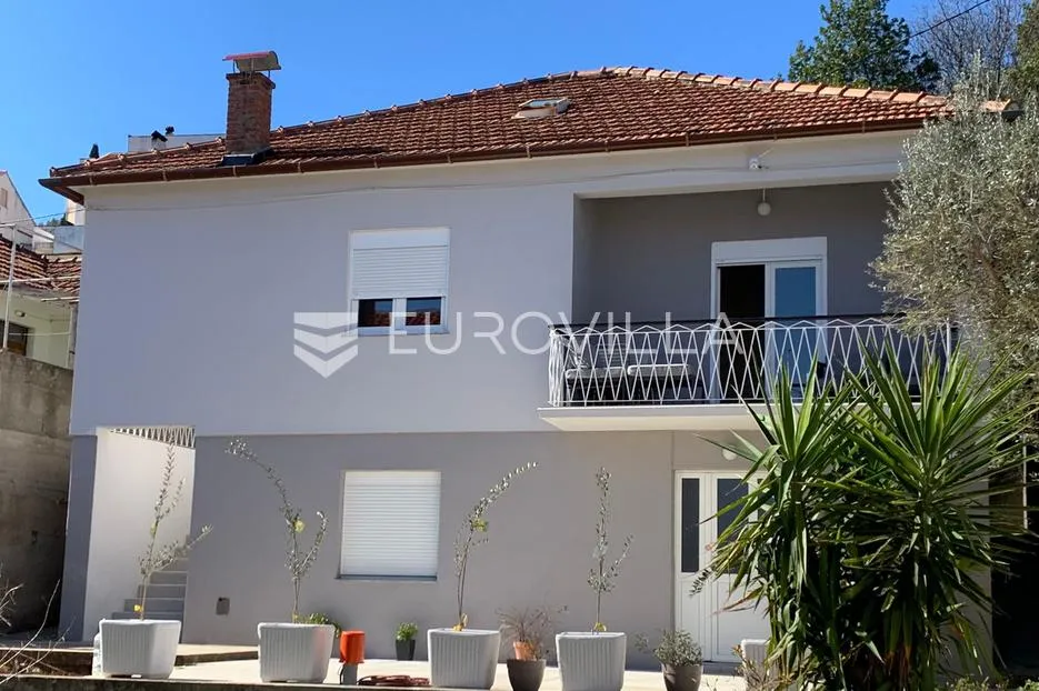 zadar, kali, lijepa kuća blizu mora s dva odvojena stana - slika 3