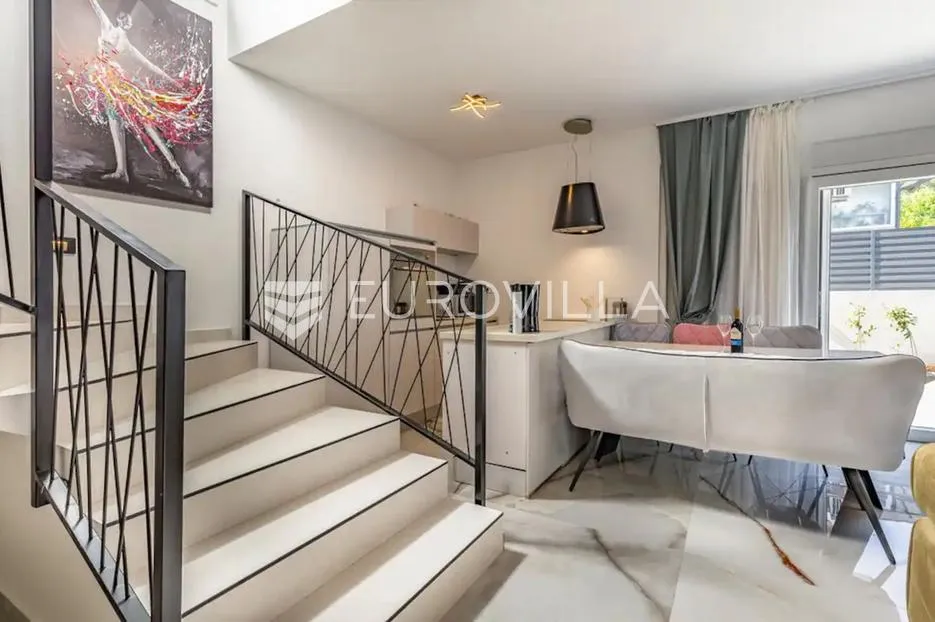 pula, valdebek - dugoročni najam prekrasne moderne samostojeće kuće s bazenom, nkp 80.86 m2 - slika 9