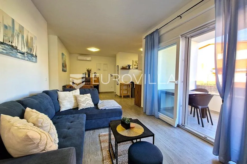 vir, prizemni apartman s 2 spavaće sobe, 40 m od mora, top lokacija - slika 11