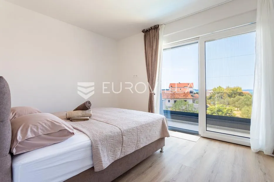 brodarica, moderna vila s bazenom, 283,62 m² - slika 21