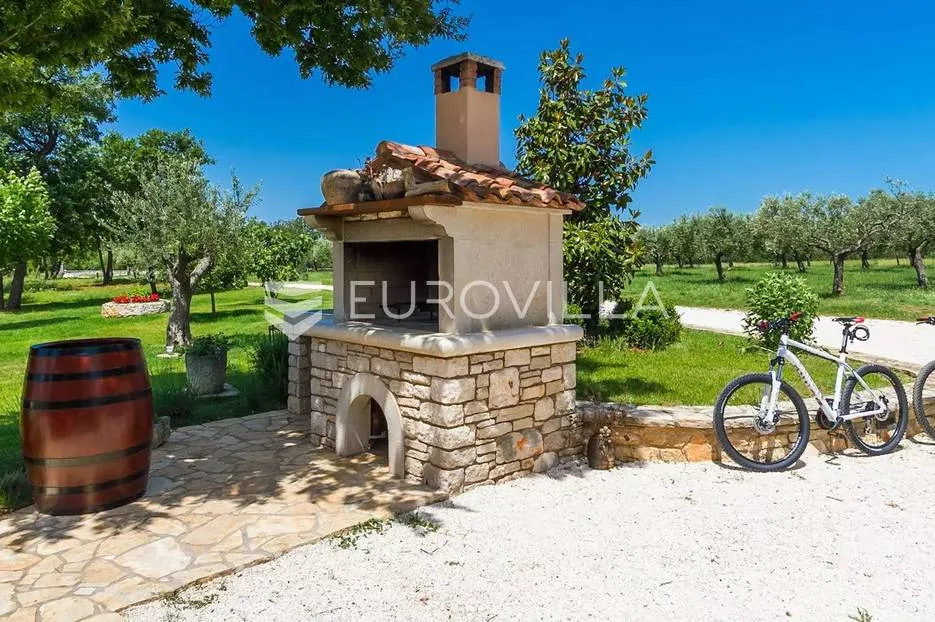 istra, bale, vila s bazenom na imanju od 30.000 m2 u osami - slika 51