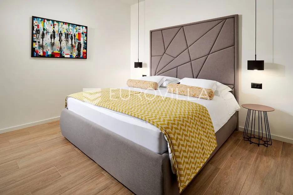 trogir - marina, luksuzna vila s vanjskim, grijanim bazenom - slika 30
