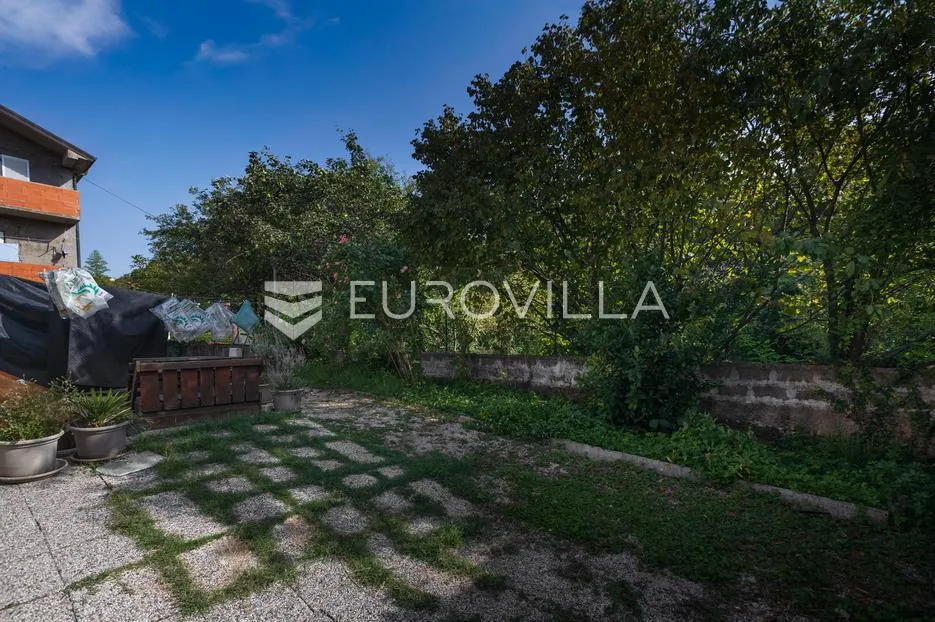 drenova, trosoban stan s dvije kupaonice, terasa i dio vrta, prizemlje obiteljske kuće, 72 m² - slika 12