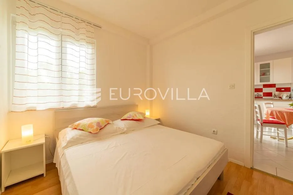 bol na braču - apartmanska kuća s građevinskim zemljištem - slika 9
