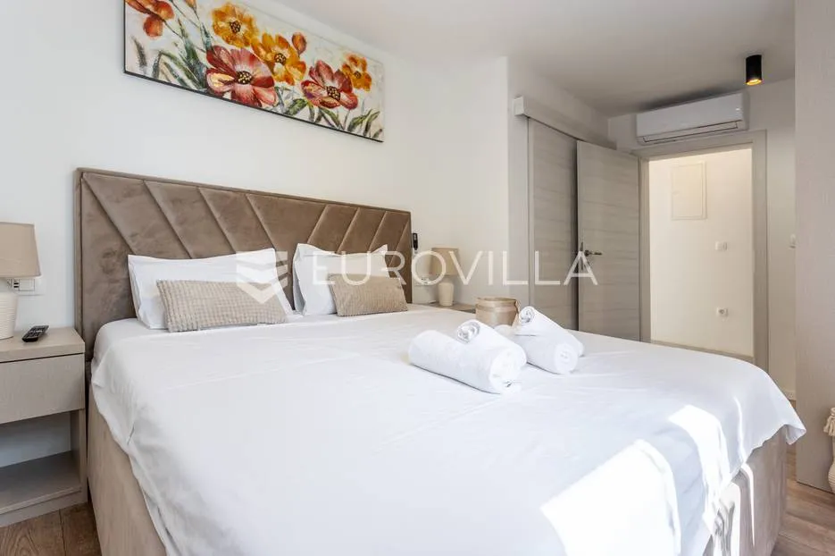 split, jesenice, prekrasna autentična vila s pogledom na more - slika 29
