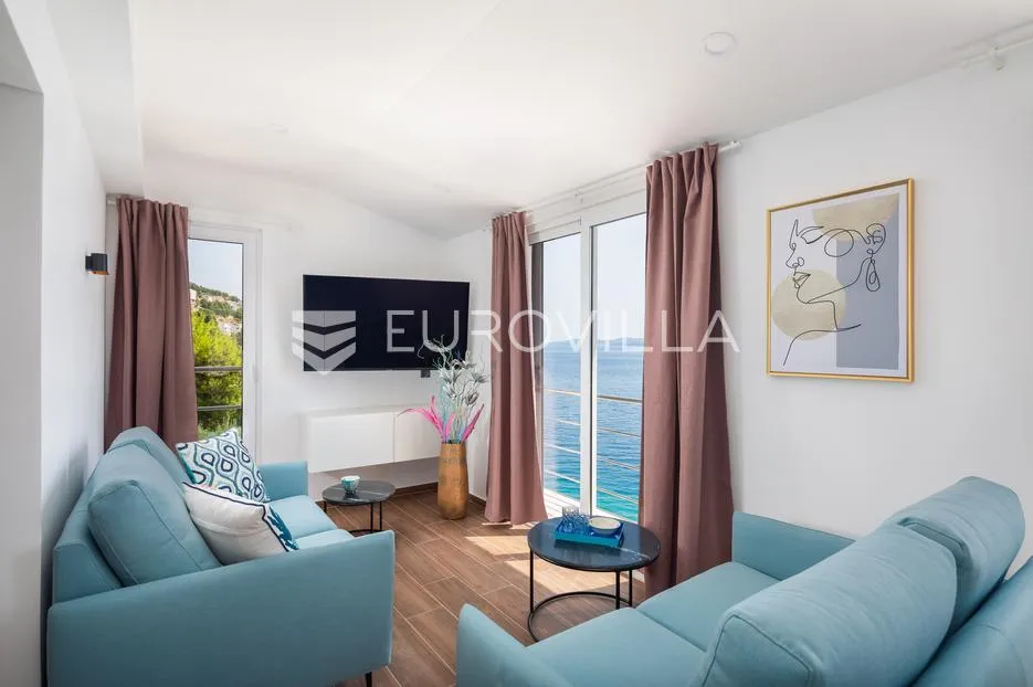 omiš, stanići, eskluzivna vila prvi red uz more - slika 6