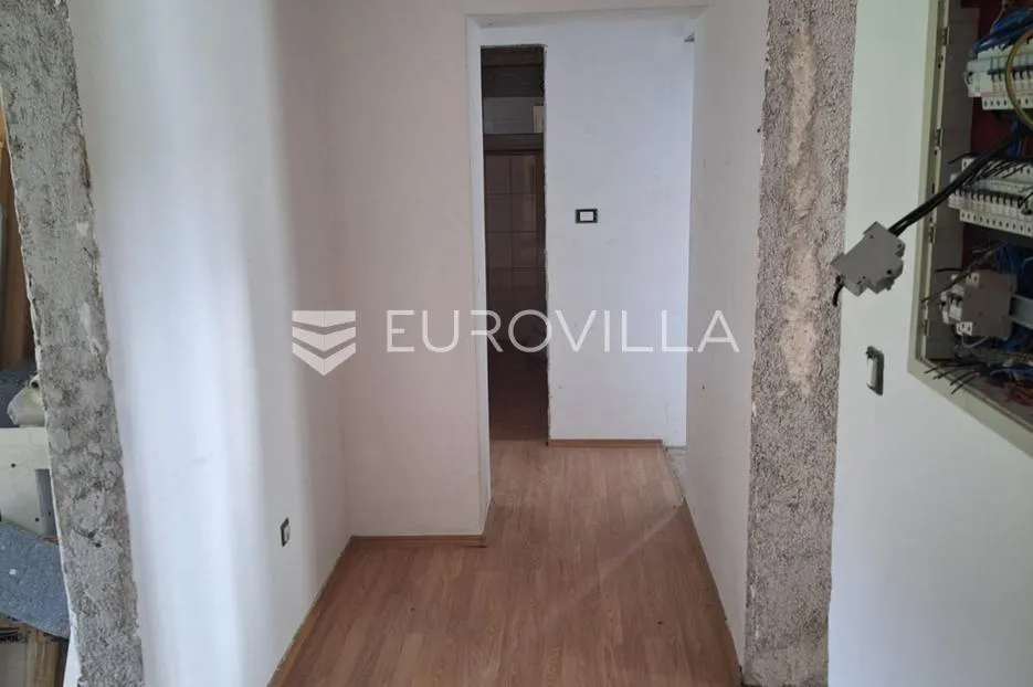 karlovac, tušilović, kuća 420 m², 3 stana - slika 4