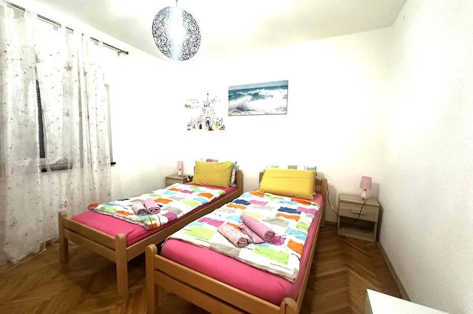 istra, tinjan okolica, impresivno imanje od 600 m² s bazenom, konobom i velikim potencijalom - slika 9