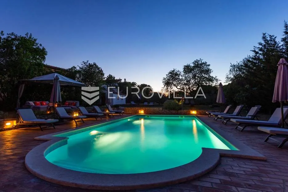 rakalj, predivna, prostrana villa s bazenom i velikom okućnicom, 452 m² - slika 32