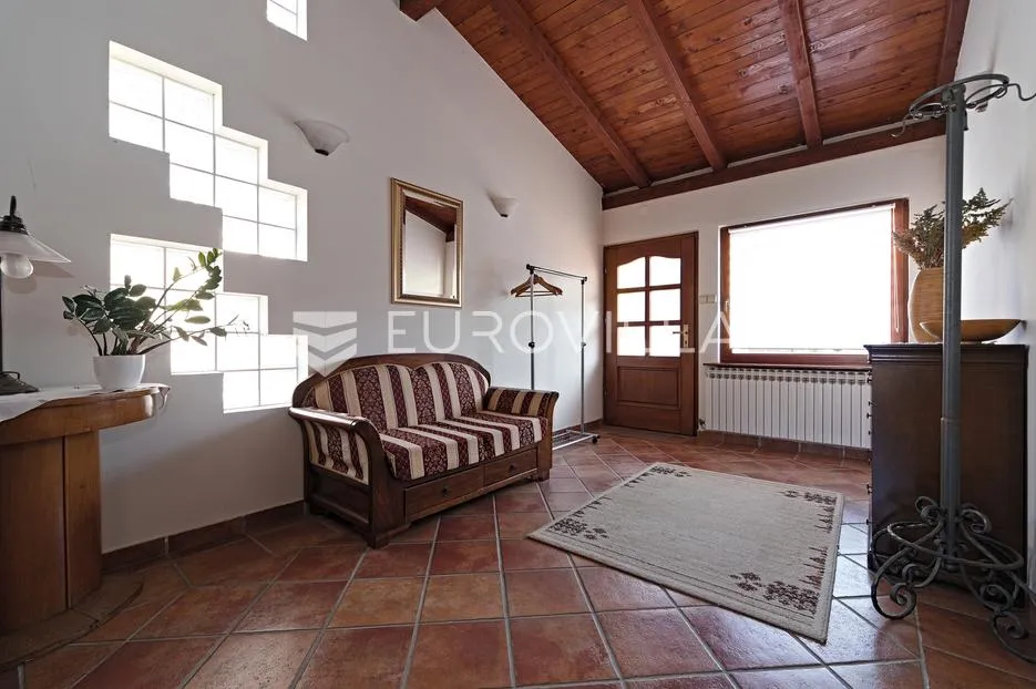 osijek, donji grad, prodaje se prostrana rustikalna vila površine 403 m² - slika 15