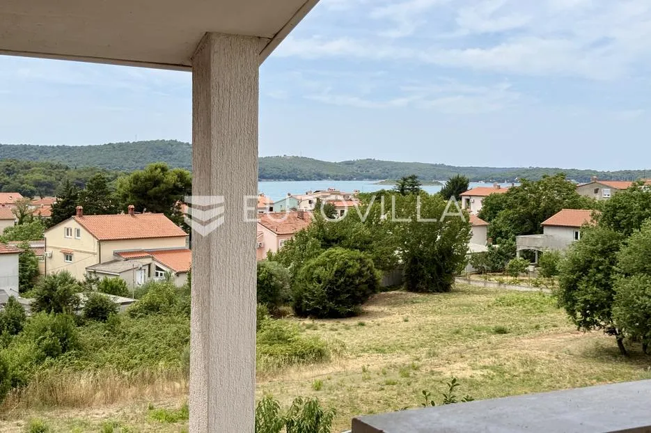 medulin, kuća sa tri apartmana i pogledom na more - slika 2