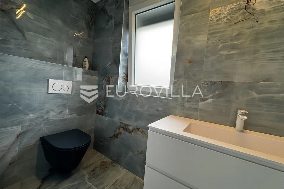 istra, poreč, luksuzna kuća 150m od mora - slika 21