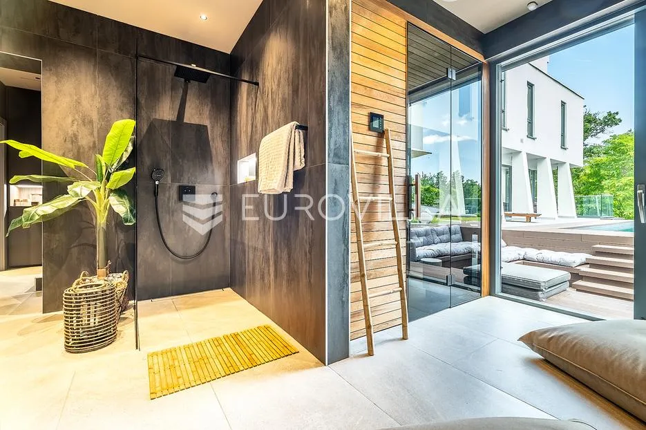 zagreb, jelenovac luksuzan četverosobni stan 180 m² sa bazenom i turskom i finskom saunom - slika 16